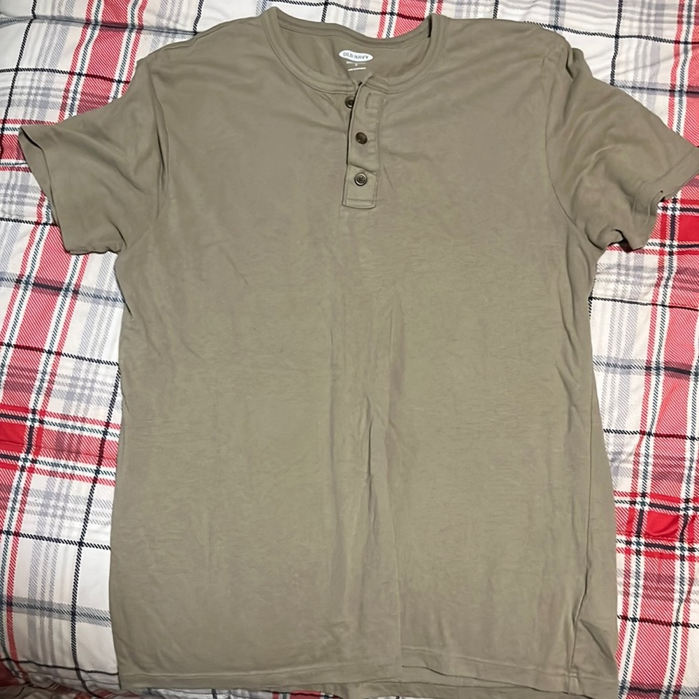 Old Navy short sleeve shirt